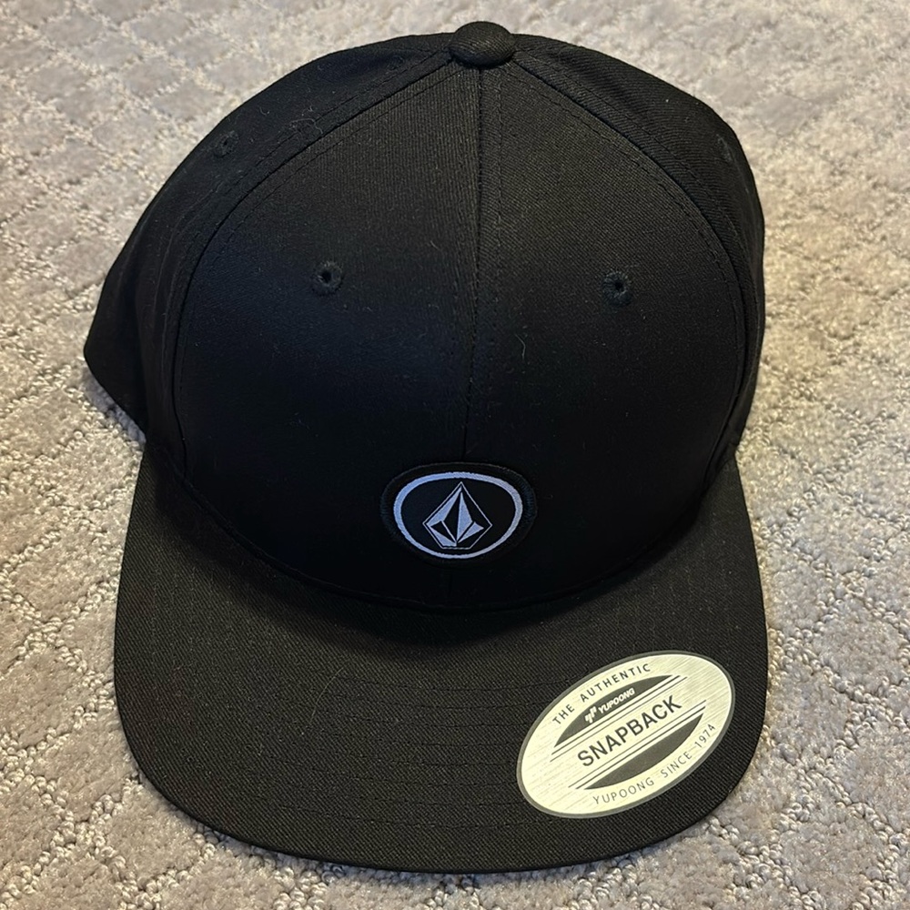 Volcom SnapBack Hat - Picture 5 of 7